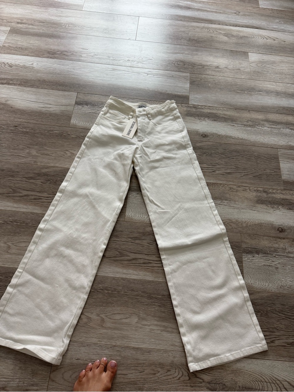 Wide Leg High-Rise Jeans in Cream